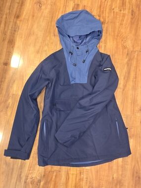 Chamonix Two-Tone Navy Blue Hooded Ski/Snowboard Jacket.